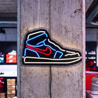 Insegna Neon LED "Sneaker Style" 60x35 cm | Lampada da Parete in Plexiglass Nero 8 mm